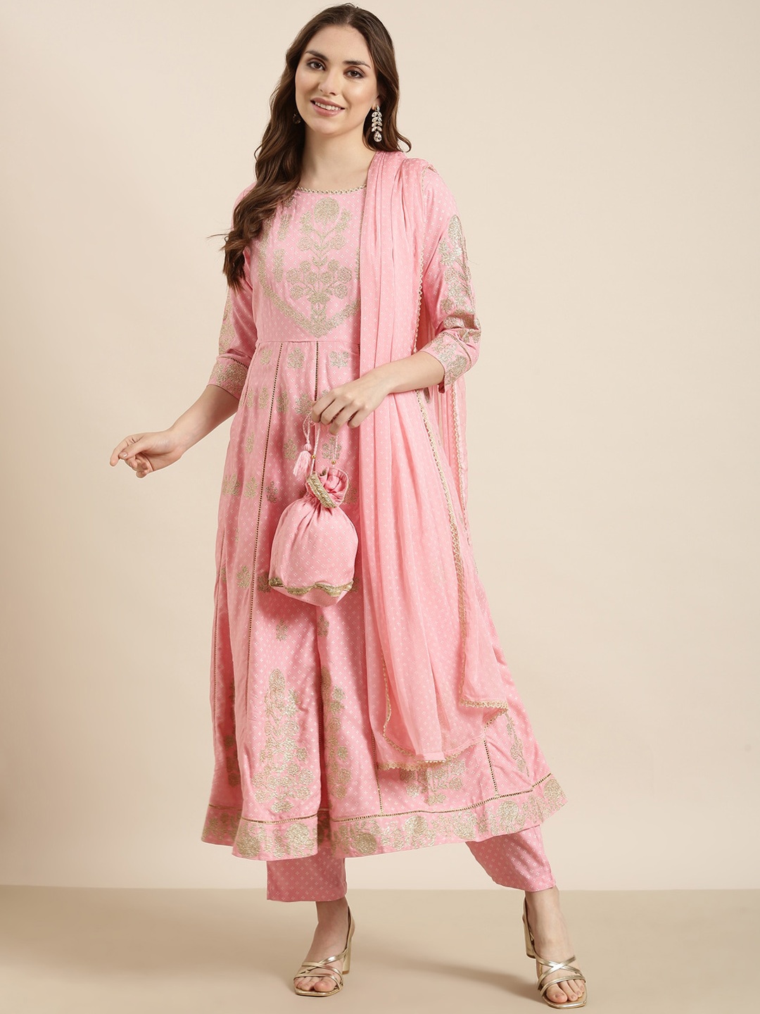SHOWOFF Floral Embroidered Panelled Kurta with Trousers Dupatta & Potli Bag, Pink
SHOWOFF Floral Embroidered Panelled Kurta with Trousers Dupatta & Potli Bag, Pink