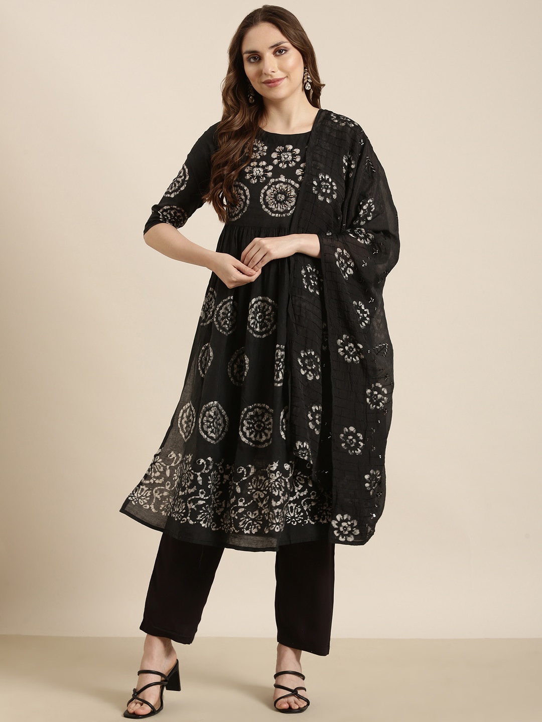 SHOWOFF Ethnic Motifs Printed Empire A-Line Straight Kurta With Trousers & Dupatta, Black
SHOWOFF Ethnic Motifs Printed Empire A-Line Straight Kurta With Trousers & Dupatta, Black