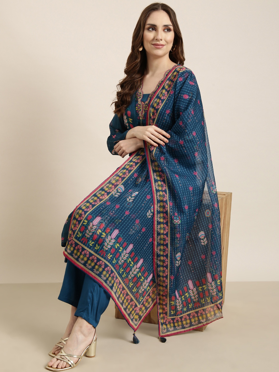 SHOWOFF Floral Printed V-Neck Thread Work Straight Kurta With Trouser & Dupatta, Blue
SHOWOFF Floral Printed V-Neck Thread Work Straight Kurta With Trouser & Dupatta, Blue