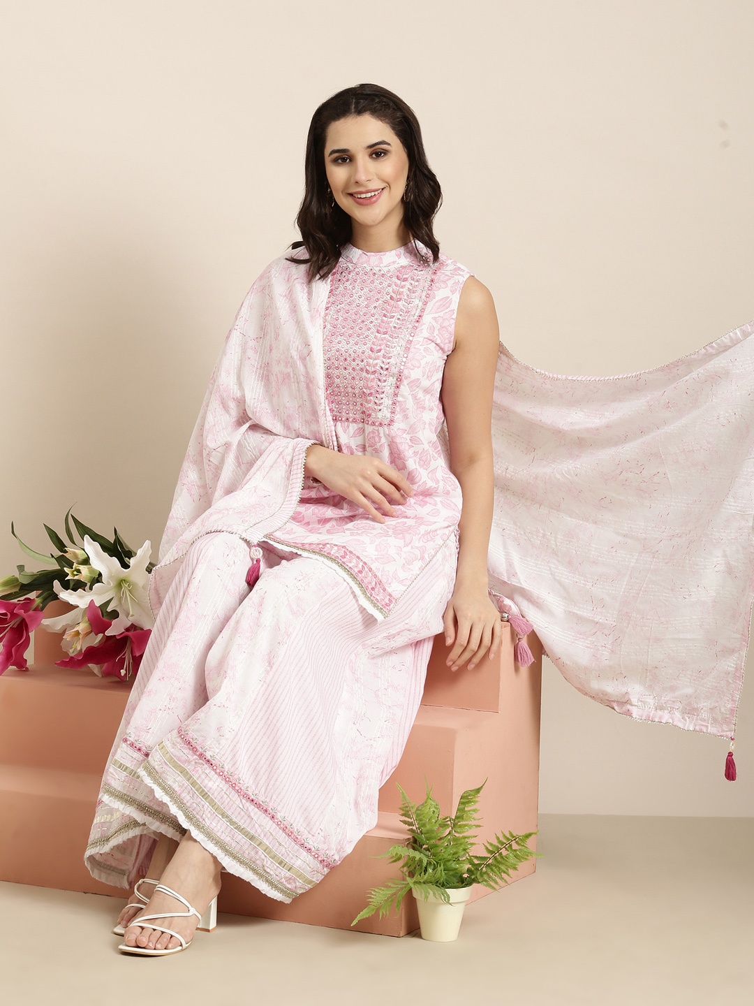 SHOWOFF Floral Embroidered Regular Mirror Work Kurti with Palazzos & With Dupatta, Pink
SHOWOFF Floral Embroidered Regular Mirror Work Kurti with Palazzos & With Dupatta, Pink