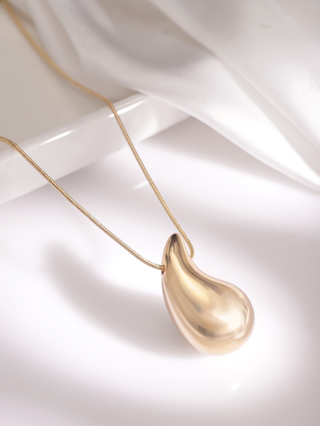 Rubans Voguish 18k Gold plated Stainless Steel Tarnish-Free Demi-Fine Fortitude Necklace
Rubans Voguish 18k Gold plated Stainless Steel Tarnish-Free Demi-Fine Fortitude Necklace