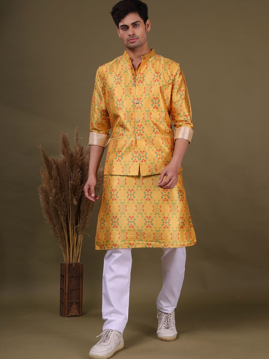 SHIWAM ETHNIX Ethnic Motifs Printed Mandarin Collar Straight Kurta With Pyjamas & Jacket, Yellow
SHIWAM ETHNIX Ethnic Motifs Printed Mandarin Collar Straight Kurta With Pyjamas & Jacket, Yellow