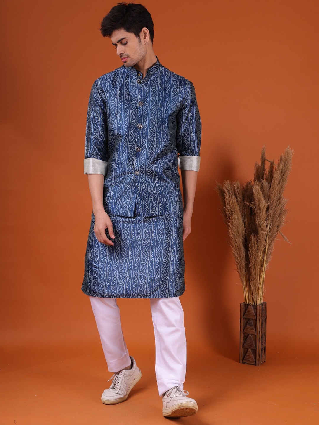 SHIWAM ETHNIX Geometric Printed Regular Kurta With Pyjama & Jacket, Navy blue
SHIWAM ETHNIX Geometric Printed Regular Kurta With Pyjama & Jacket, Navy blue