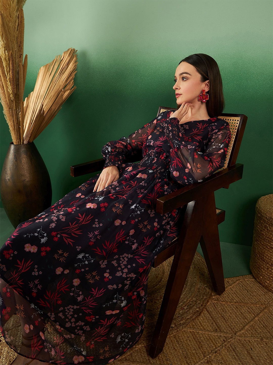 Sangria Navy Blue Floral Printed Puffed Sleeves Smocked Georgette Fit & Flare Ethnic Dress
Sangria Navy Blue Floral Printed Puffed Sleeves Smocked Georgette Fit & Flare Ethnic Dress