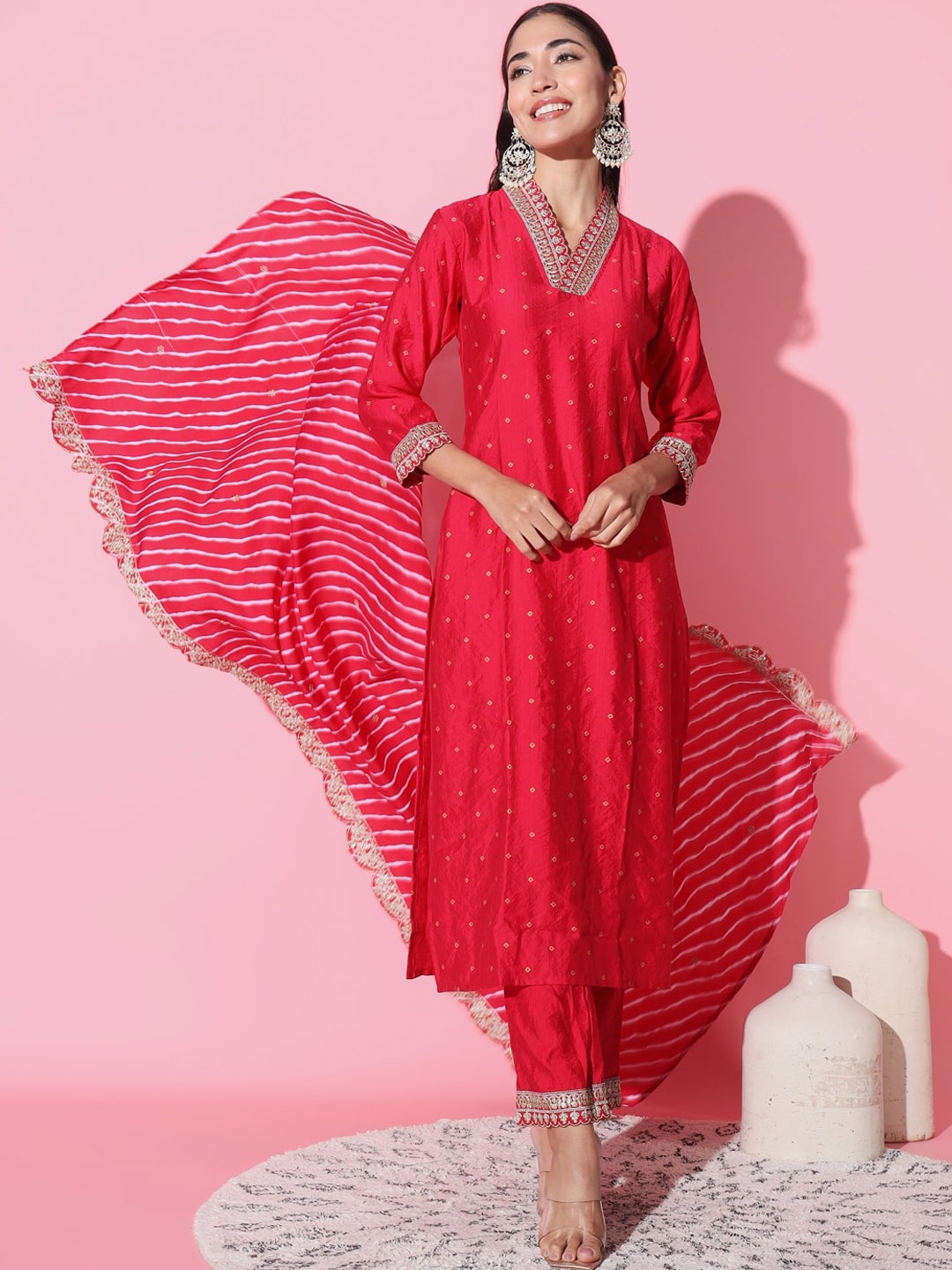 J.KANJI Geometric Embroidered V-Neck Thread Work Straight Kurta with Trousers & Dupatta, Red
J.KANJI Geometric Embroidered V-Neck Thread Work Straight Kurta with Trousers & Dupatta, Red