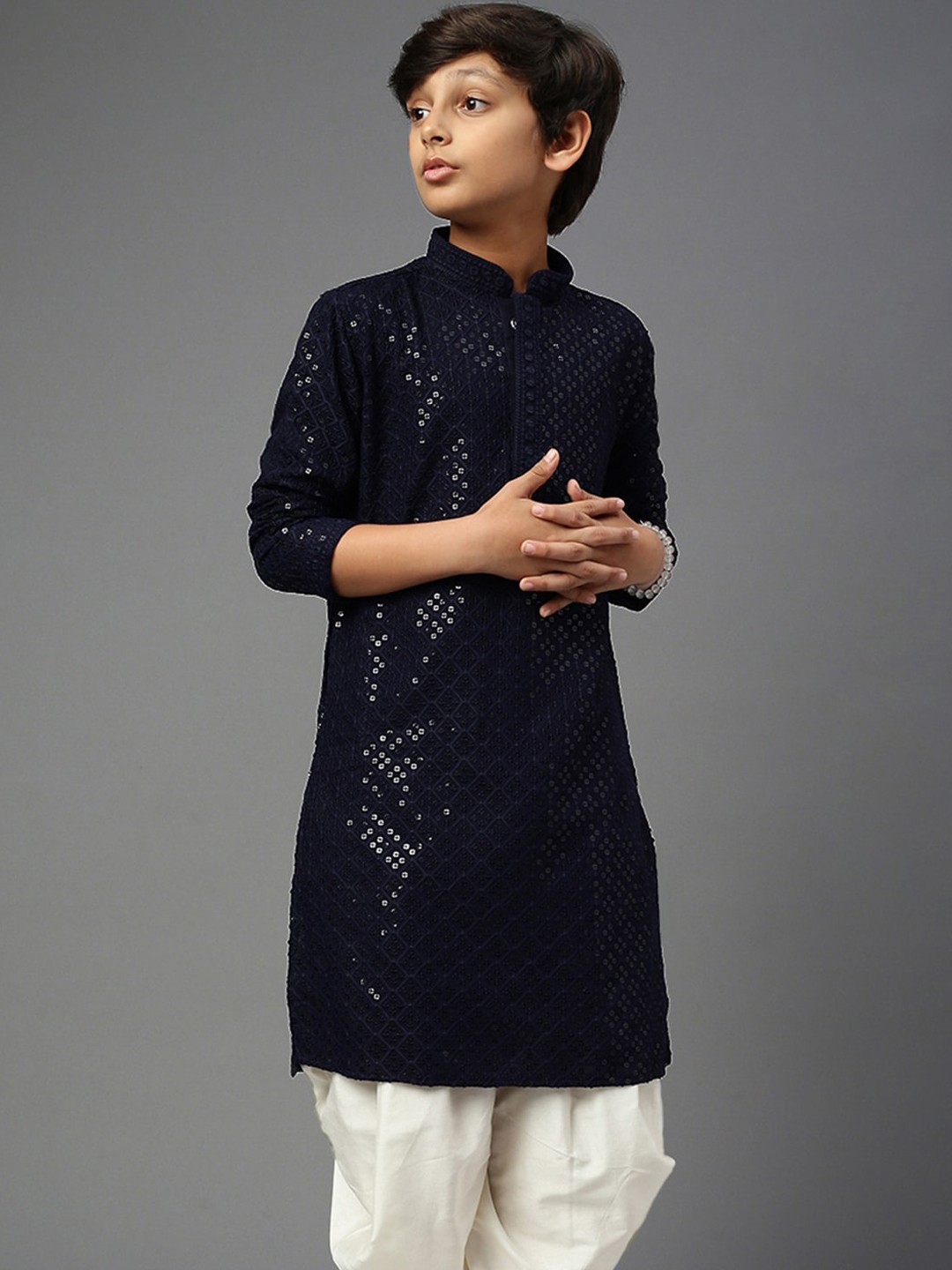 YK Boys Ethnic Motif Chikankari Embroidered Sequined Straight Kurta, Navy blue
YK Boys Ethnic Motif Chikankari Embroidered Sequined Straight Kurta, Navy blue