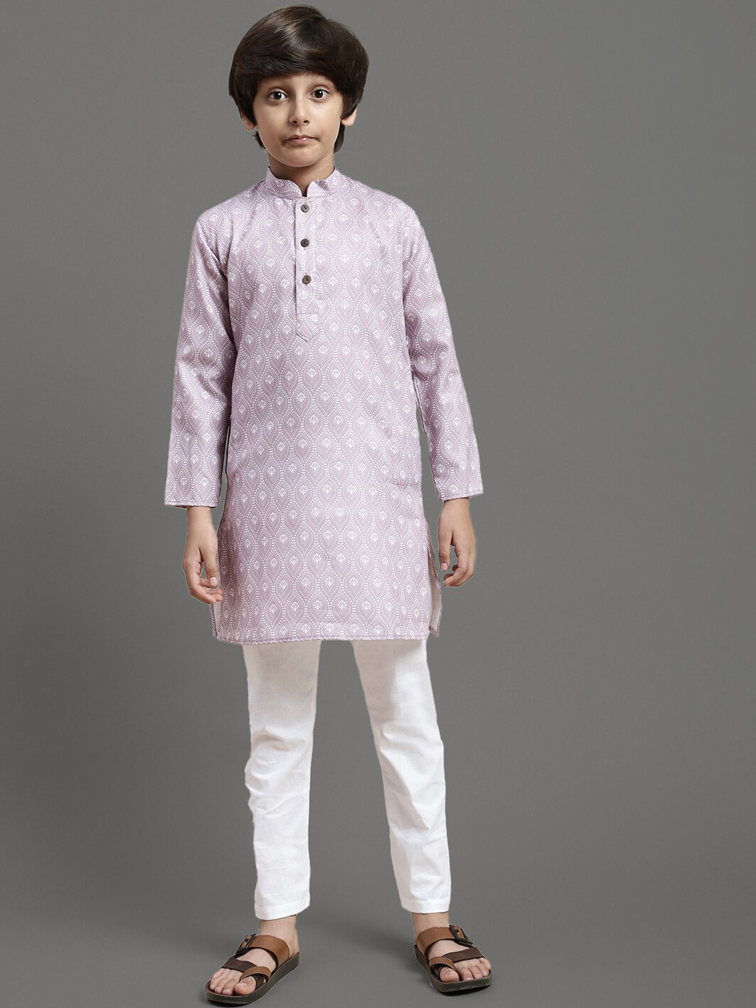 YK Boys Ethnic Motifs Printed Mandarin Collar Straight Kurta with Pyjamas, Purple
YK Boys Ethnic Motifs Printed Mandarin Collar Straight Kurta with Pyjamas, Purple