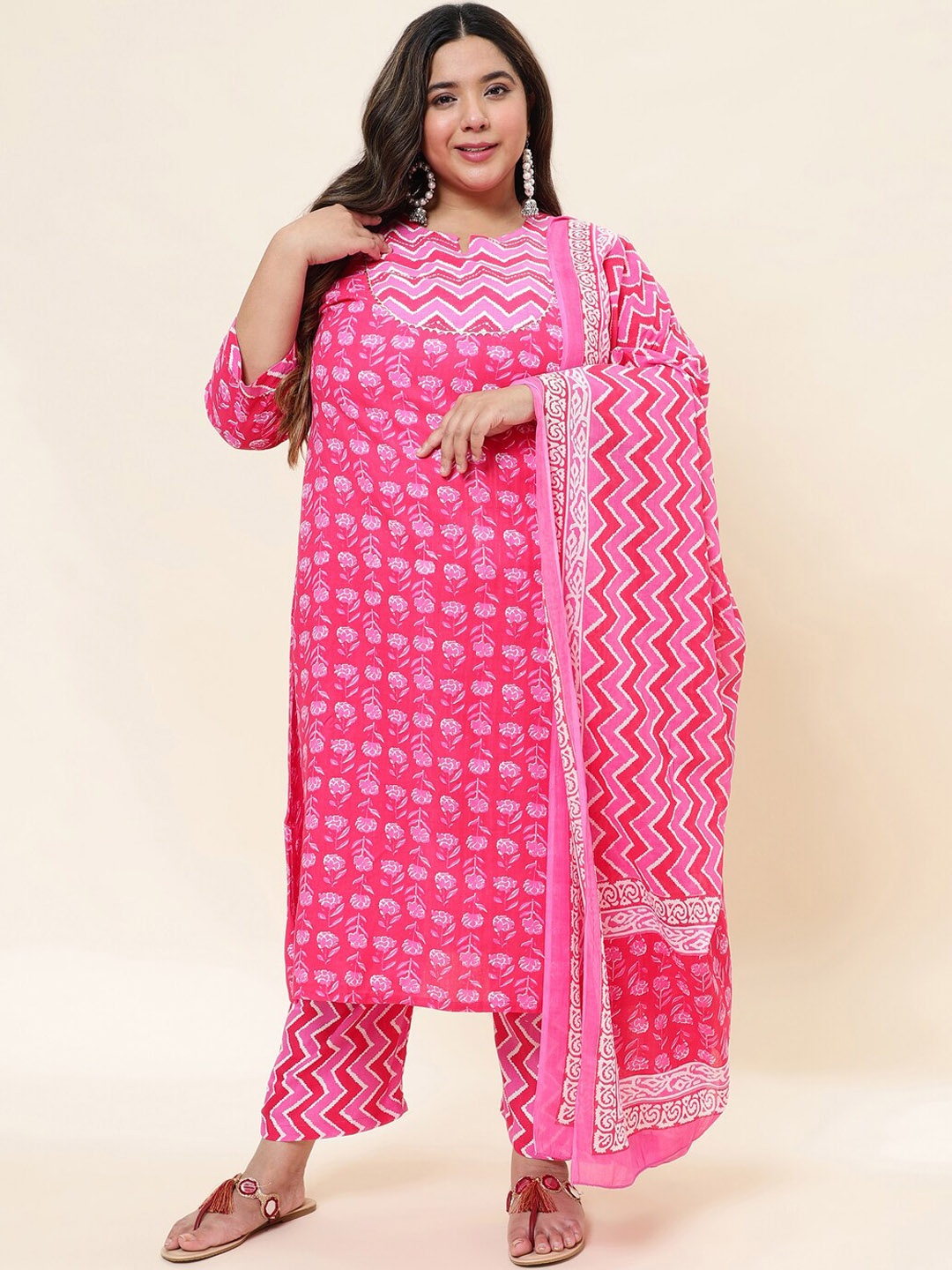 Sringam Round Neck Floral Printed Regular Pure Cotton Kurta with Trousers & With Dupatta, Pink
Sringam Round Neck Floral Printed Regular Pure Cotton Kurta with Trousers & With Dupatta, Pink