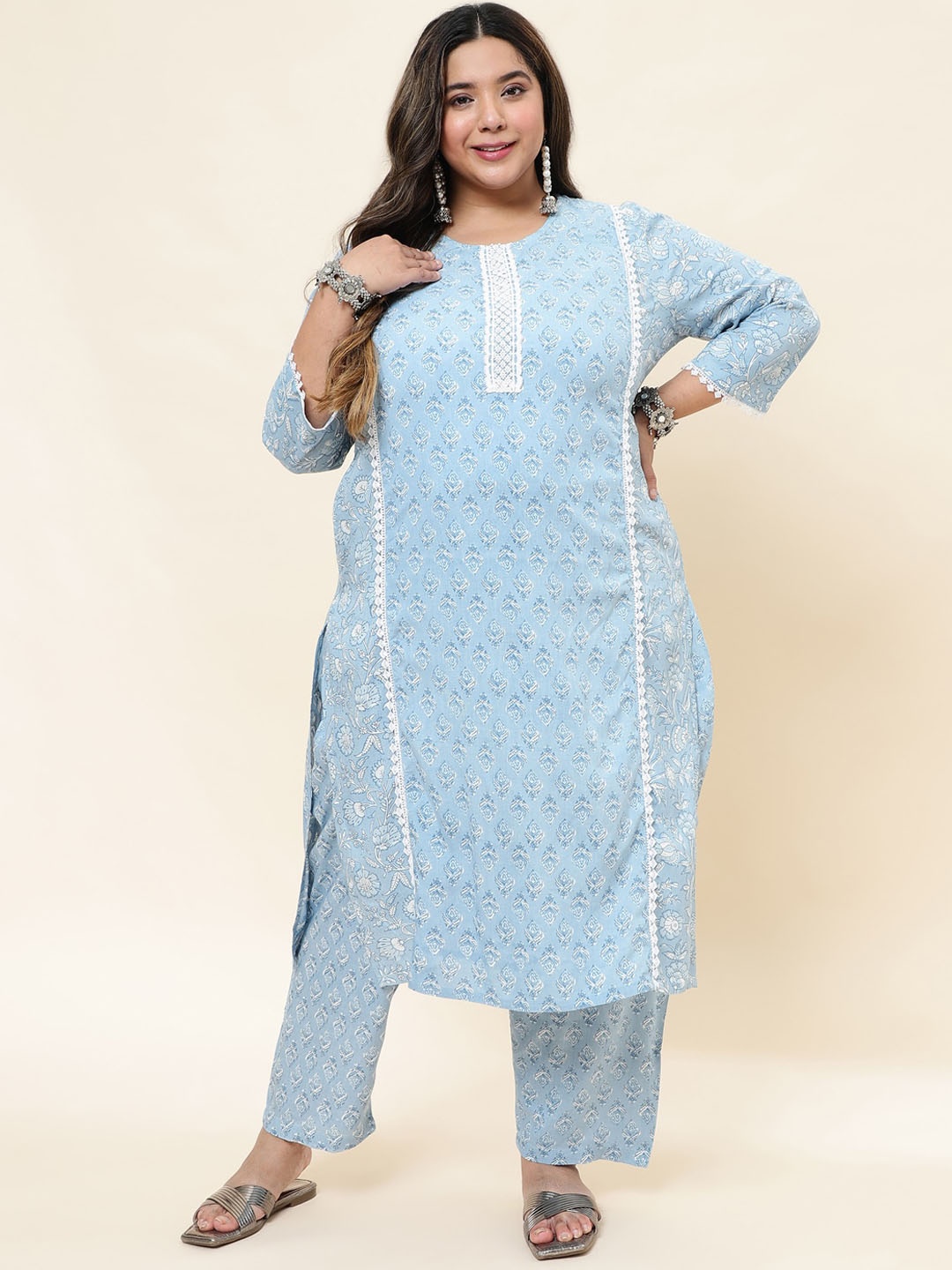 Sringam Round Neck Three Quarter Sleeves Floral Printed Regular Kurta with Trousers, Blue
Sringam Round Neck Three Quarter Sleeves Floral Printed Regular Kurta with Trousers, Blue