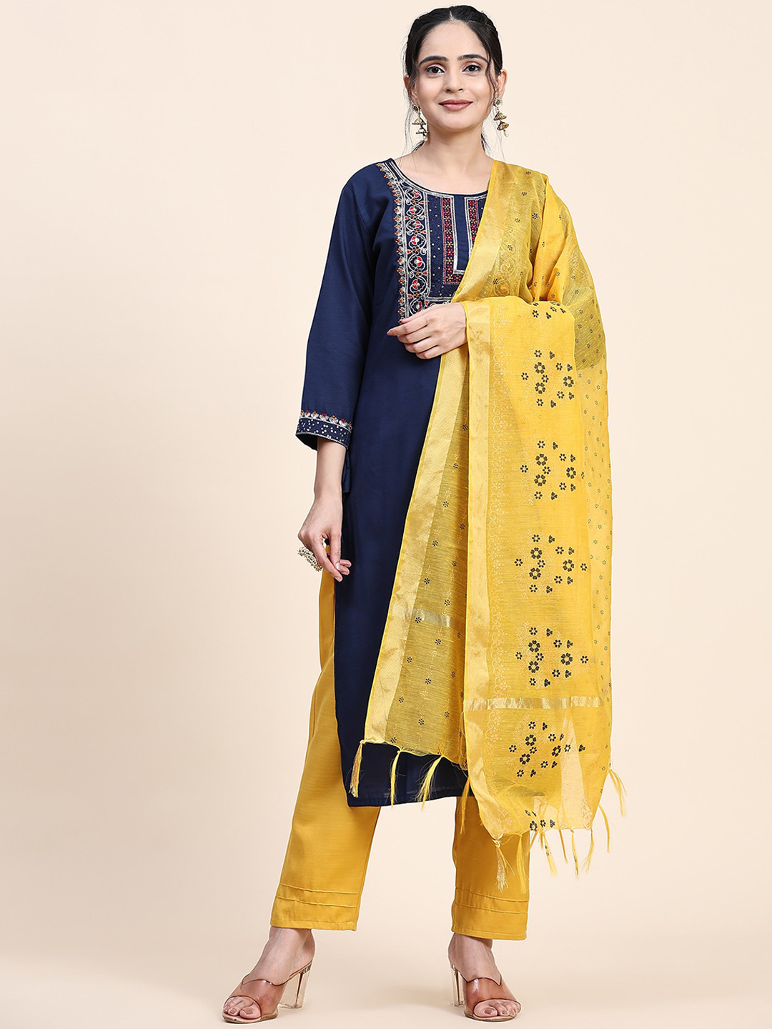 CaniBani Ethnic Motifs Embroidered Regular Pure Cotton Kurta With Trousers & Dupatta, Blue
CaniBani Ethnic Motifs Embroidered Regular Pure Cotton Kurta With Trousers & Dupatta, Blue