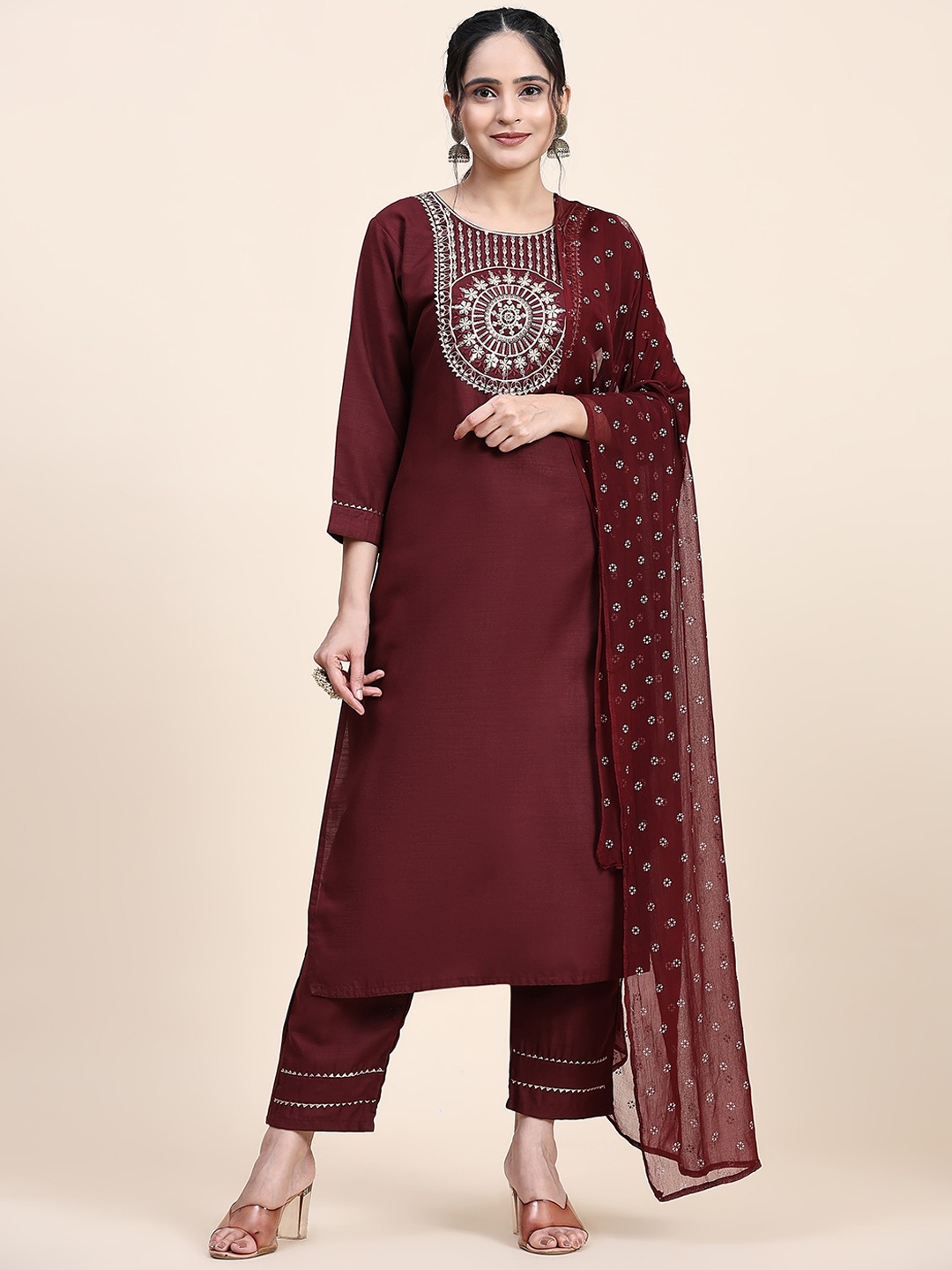 CaniBani Yoke Design Regular Thread Work Pure Cotton Kurta with Trousers & With Dupatta, Maroon
CaniBani Yoke Design Regular Thread Work Pure Cotton Kurta with Trousers & With Dupatta, Maroon