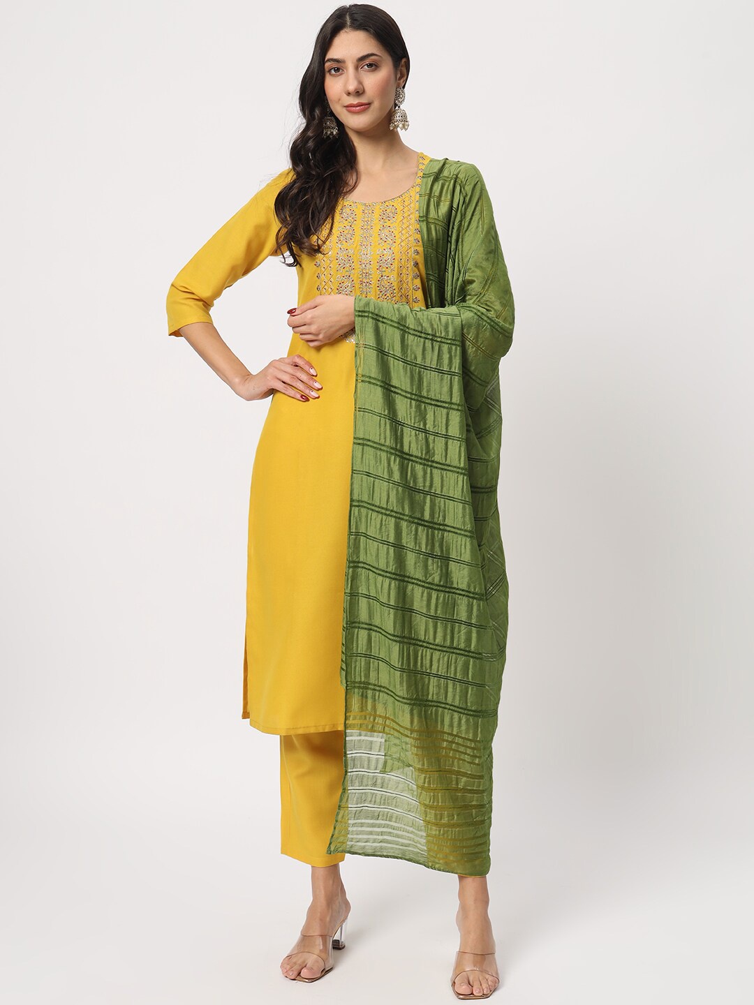 SALWAT Floral Yoke Design Regular Thread Work Kurta with Trousers & With Dupatta, Yellow
SALWAT Floral Yoke Design Regular Thread Work Kurta with Trousers & With Dupatta, Yellow