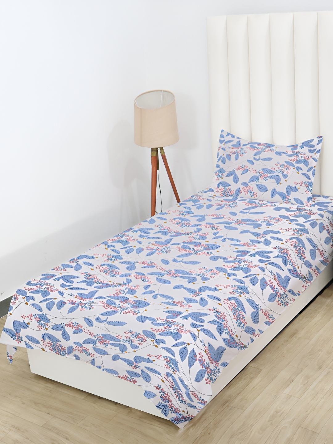 RD TREND Cream-Coloured Floral Printed 210 TC Cotton Single Bedsheet with 1 Pillow Covers
RD TREND Cream-Coloured Floral Printed 210 TC Cotton Single Bedsheet with 1 Pillow Covers