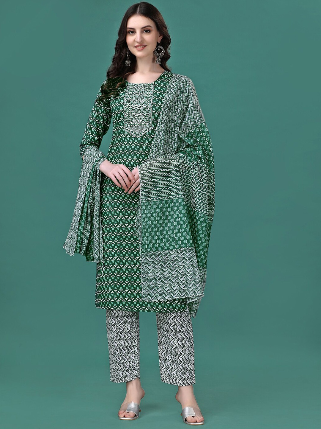 KALINI Floral Sequinned Embroidered Pure Cotton Straight Kurta With Trousers & Dupatta, Green
KALINI Floral Sequinned Embroidered Pure Cotton Straight Kurta With Trousers & Dupatta, Green