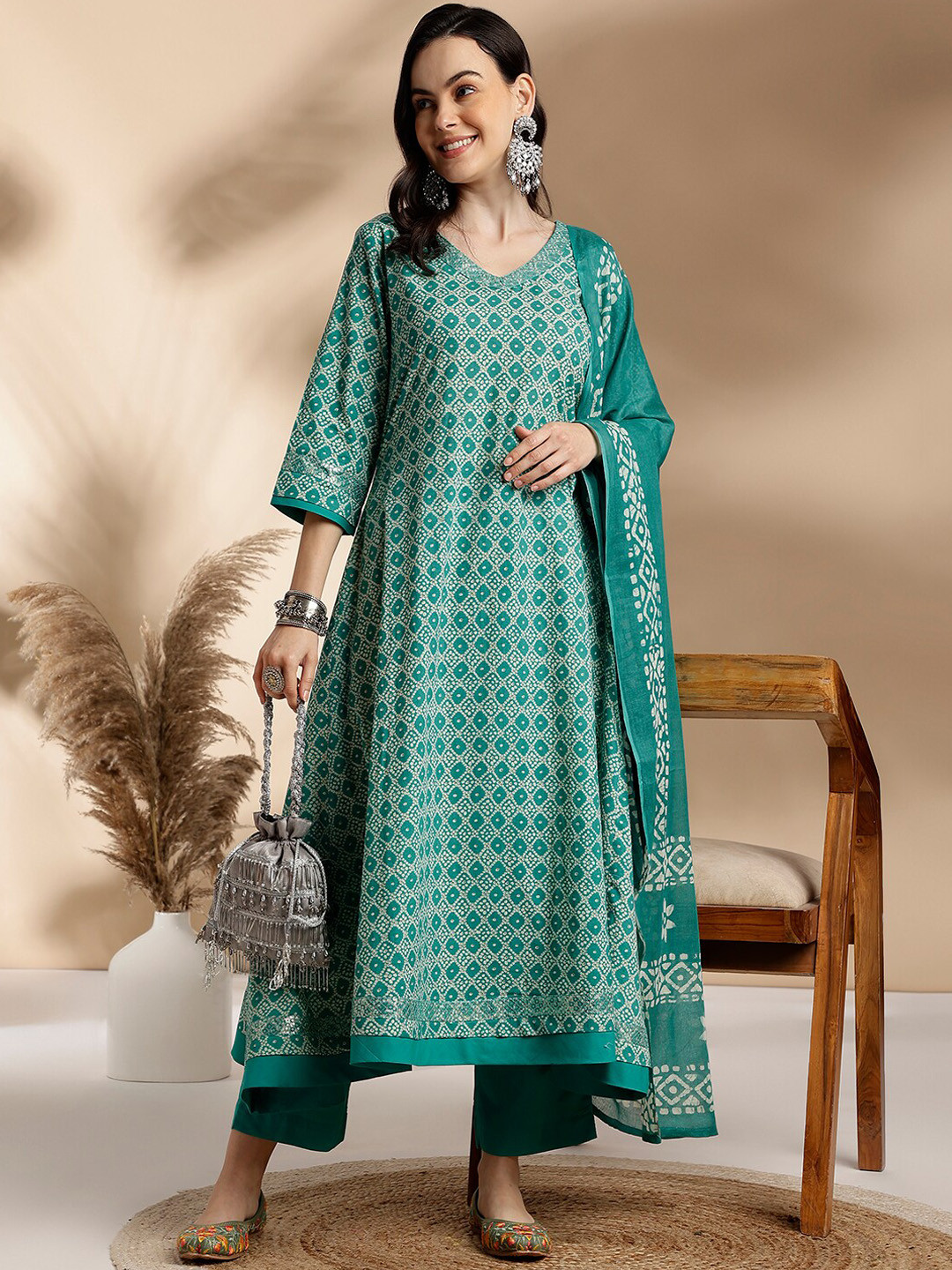 Anouk Ethnic Motifs Printed Pure Cotton Kurta with Trousers & Dupatta, Turquoise blue
Anouk Ethnic Motifs Printed Pure Cotton Kurta with Trousers & Dupatta, Turquoise blue