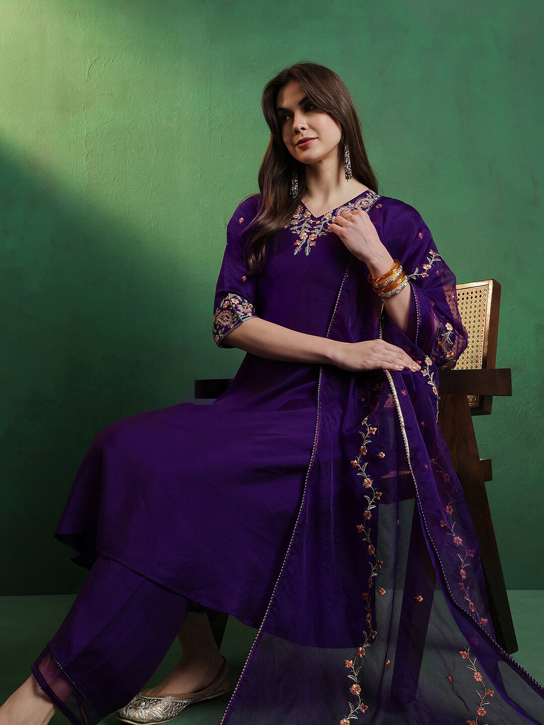 Sangria Purple Floral Embroidered V-Neck Three-Quarter Sleeves Flared A Line Kurta Set
Sangria Purple Floral Embroidered V-Neck Three-Quarter Sleeves Flared A Line Kurta Set
