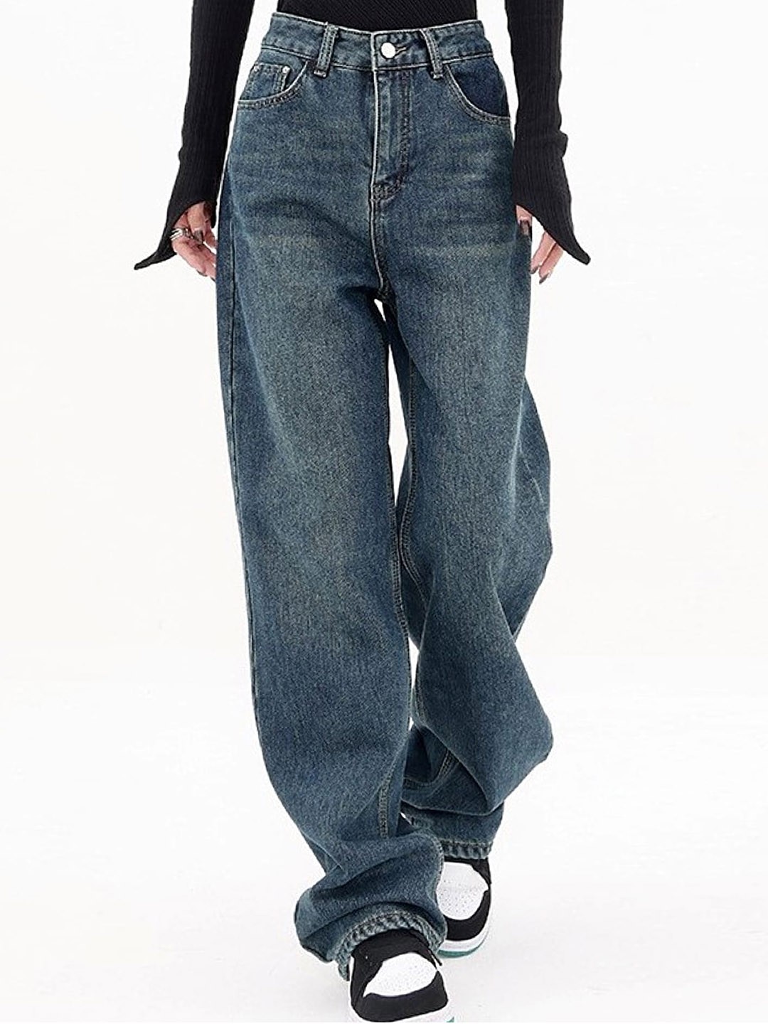 LULU & SKY Women Straight Fit Mid-Rise Clean Look Light Fade Stretchable Jeans, Blue
LULU & SKY Women Straight Fit Mid-Rise Clean Look Light Fade Stretchable Jeans, Blue
