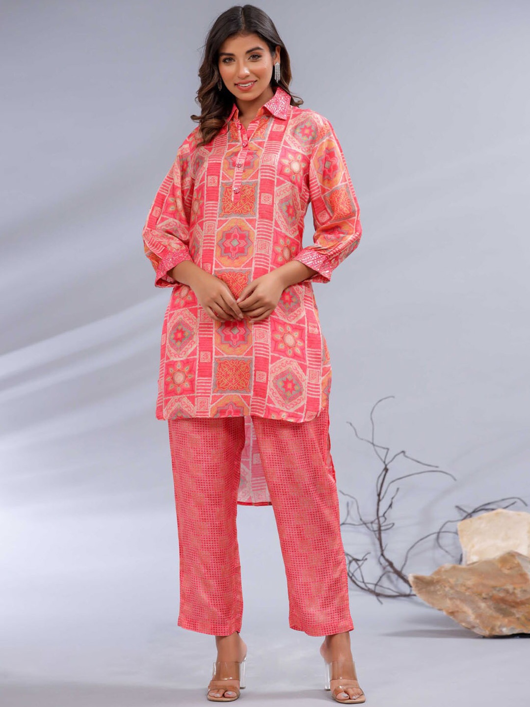 Meena Bazaar Ethnic Motifs Print Puffed Sleeves Sequinned Art Silk Kurti With Trousers, Pink
Meena Bazaar Ethnic Motifs Print Puffed Sleeves Sequinned Art Silk Kurti With Trousers, Pink