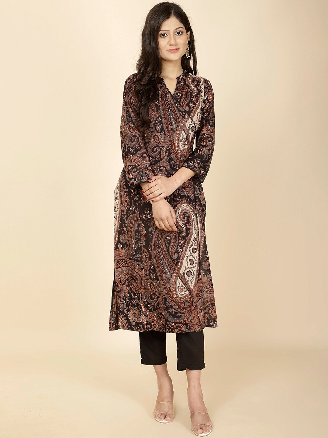 Meena Bazaar Mandarin Collar Three Quarter Sleeves Printed Regular Kurta with Trousers, Black
Meena Bazaar Mandarin Collar Three Quarter Sleeves Printed Regular Kurta with Trousers, Black