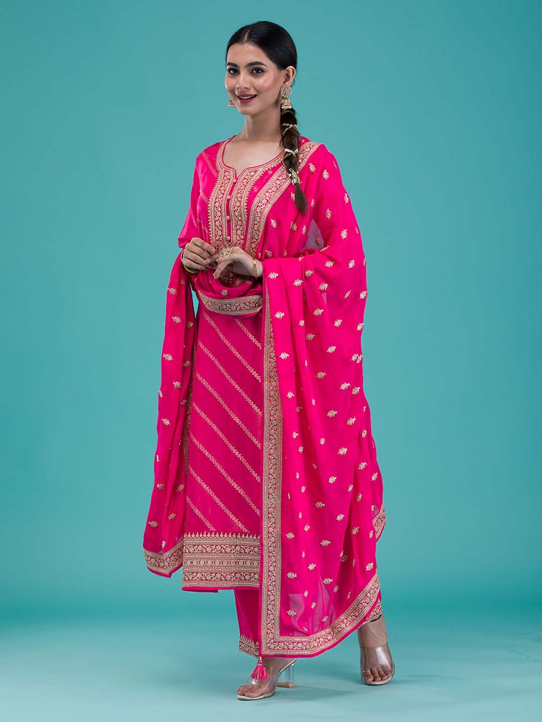 Koskii Women Embroidered Regular Silk Crepe Kurta with Trousers & With Dupatta, Pink
Koskii Women Embroidered Regular Silk Crepe Kurta with Trousers & With Dupatta, Pink