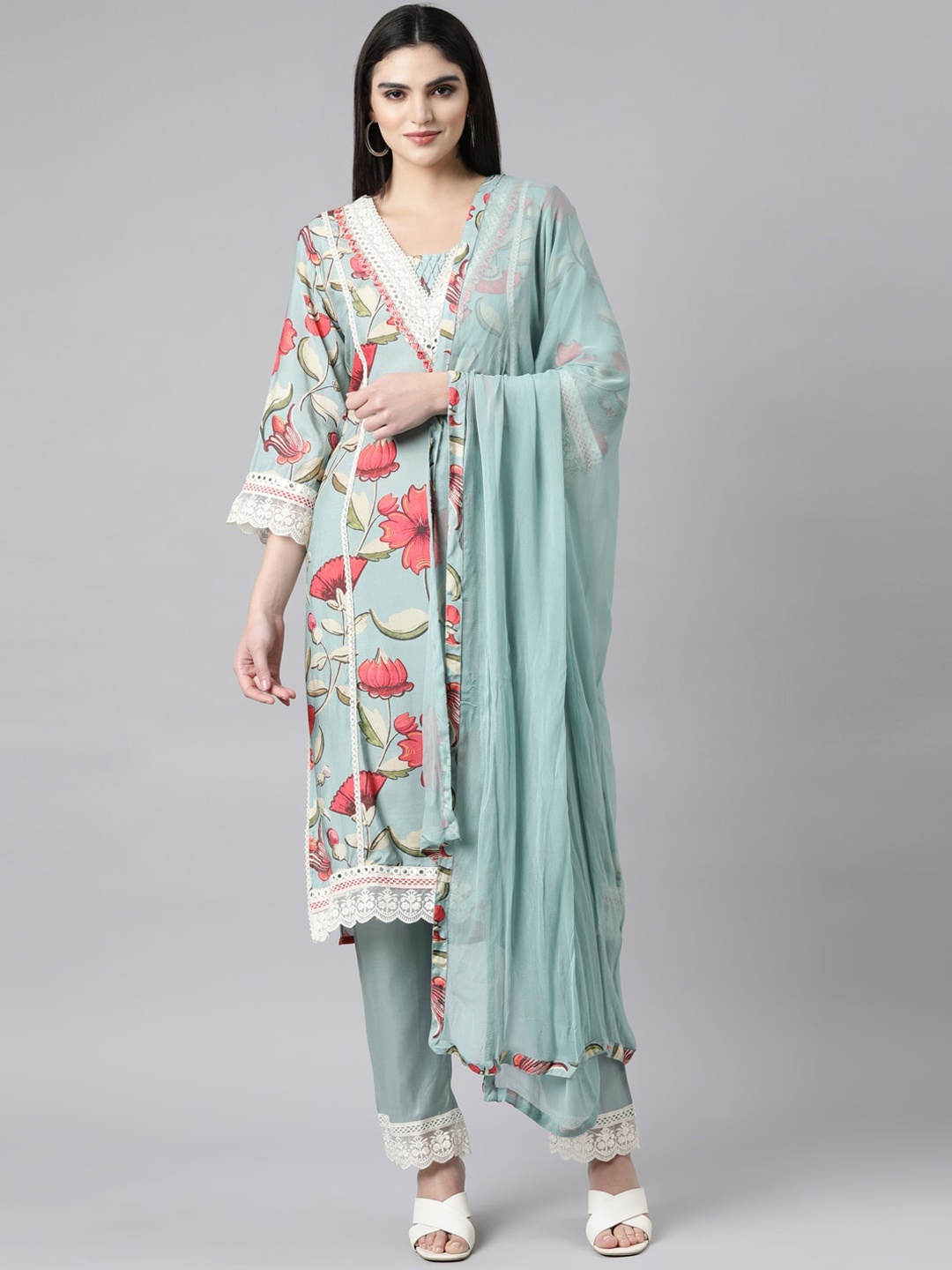Neerus Women Floral Printed Regular Patchwork Kurta with Trousers & With Dupatta, Blue
Neerus Women Floral Printed Regular Patchwork Kurta with Trousers & With Dupatta, Blue