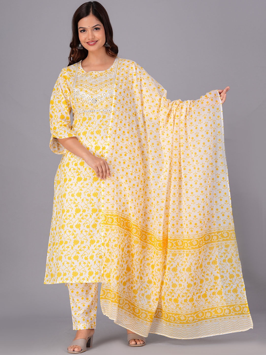 YUSRA Floral Printed Regular Round Neck Straight Kurta with Trousers & Dupatta, Yellow
YUSRA Floral Printed Regular Round Neck Straight Kurta with Trousers & Dupatta, Yellow