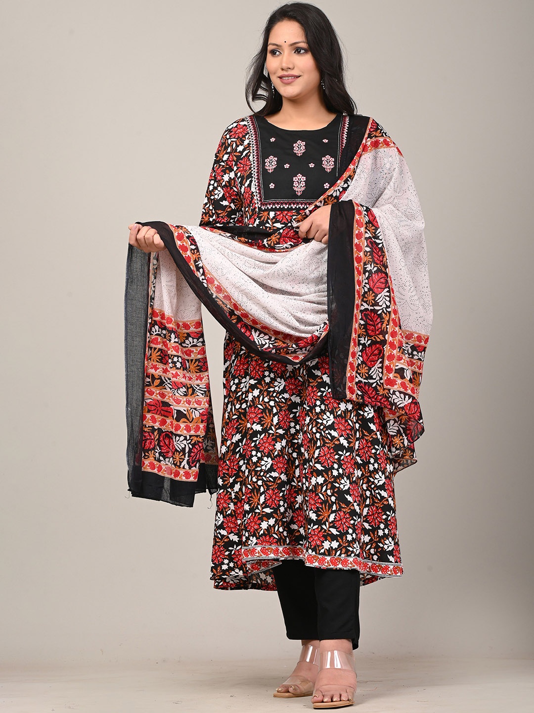 YUSRA Floral Printed Regular Round Neck Anarkali Kurta with Trousers & Dupatta, Red
YUSRA Floral Printed Regular Round Neck Anarkali Kurta with Trousers & Dupatta, Red
