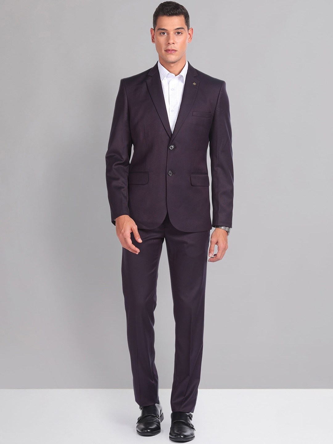 AD By Arvind Tailored Fit Notched Lapel Collar Single-Breasted 2 Piece Formal Suit, Purple
AD By Arvind Tailored Fit Notched Lapel Collar Single-Breasted 2 Piece Formal Suit, Purple