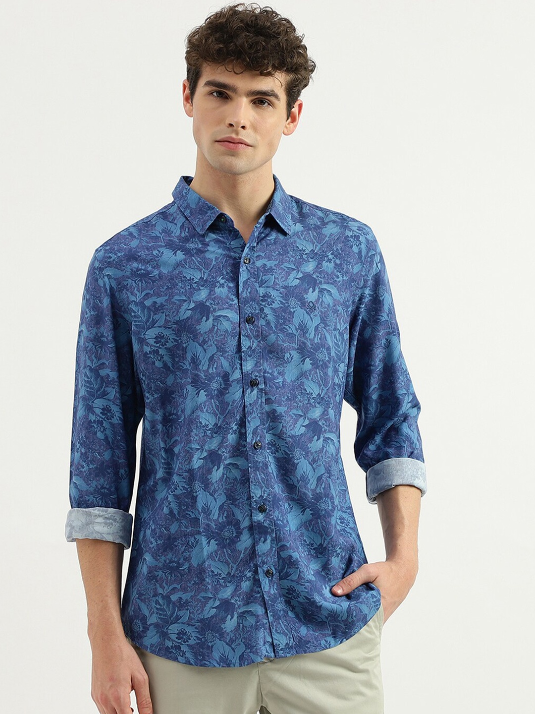 United Colors of Benetton Slim Fit Floral Printed Spread Collar Long Sleeves Casual Shirt, Blue
United Colors of Benetton Slim Fit Floral Printed Spread Collar Long Sleeves Casual Shirt, Blue