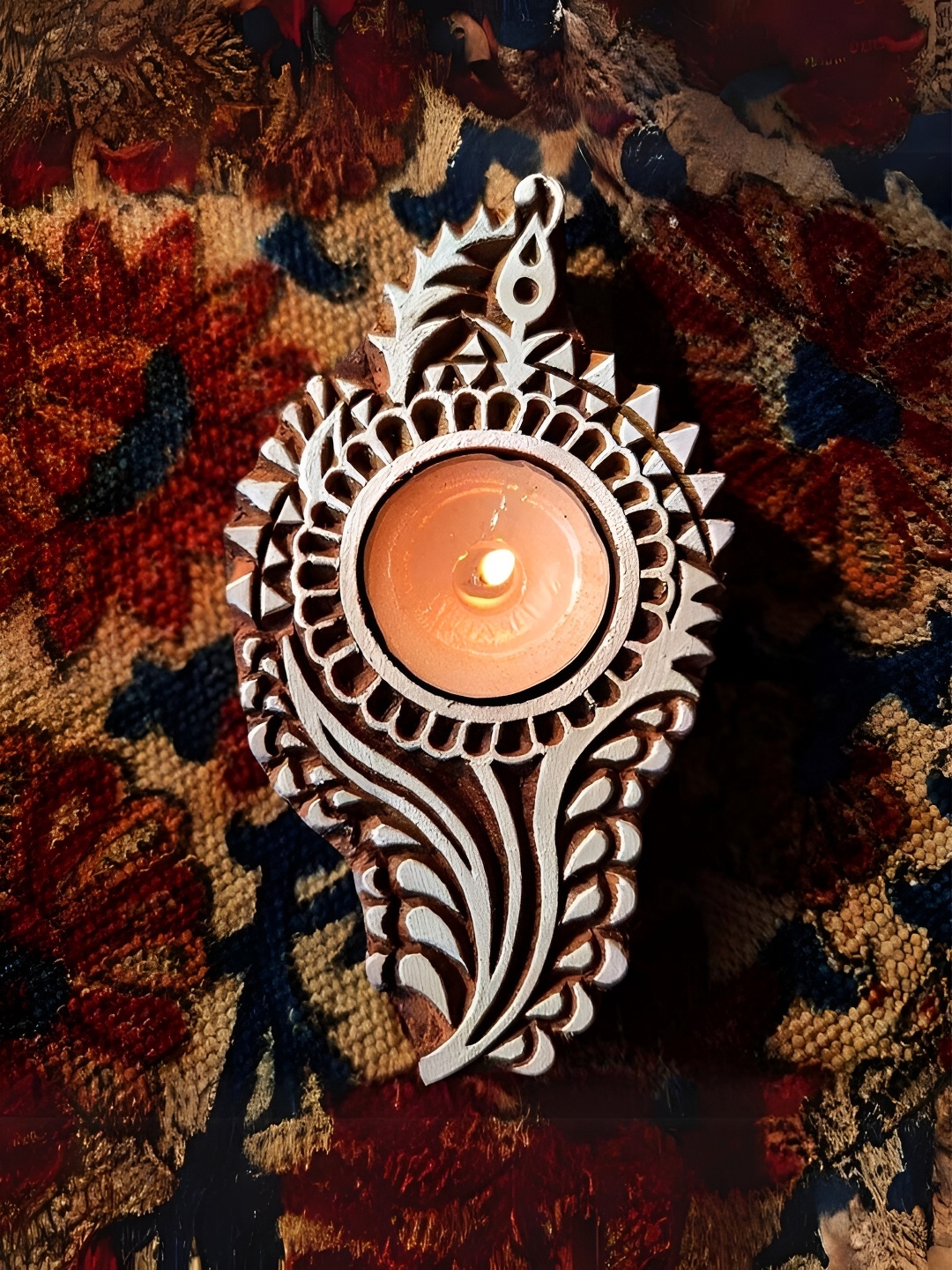 Peepul Tree Brown & White Tree Stemmed Flower Engraved Wooden Tealight Candle Holder
Peepul Tree Brown & White Tree Stemmed Flower Engraved Wooden Tealight Candle Holder