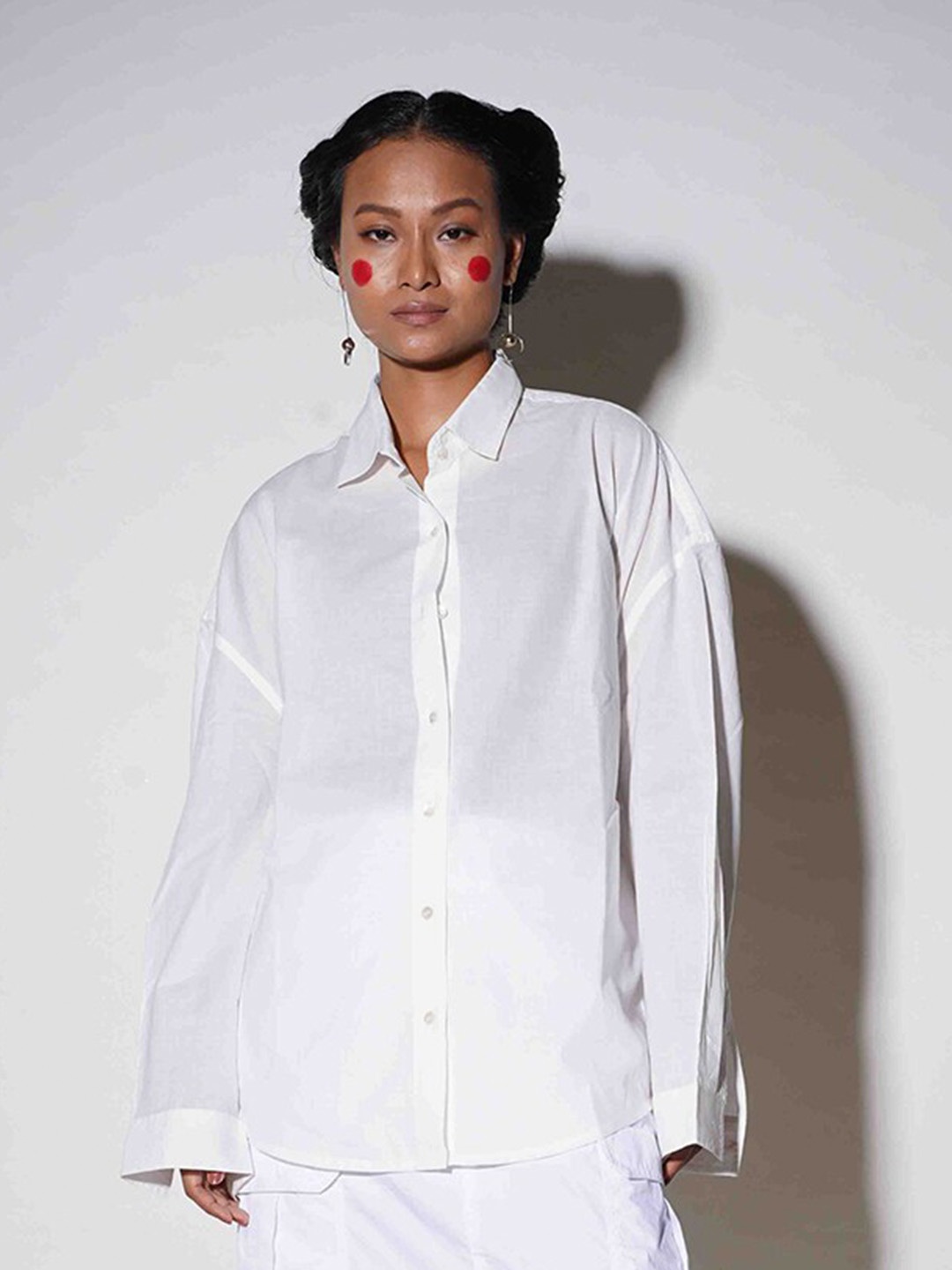 Ostilos Spread Collar Drop-Shoulder Sleeves Semi Sheer Cotton Oversized Shirt, White
Ostilos Spread Collar Drop-Shoulder Sleeves Semi Sheer Cotton Oversized Shirt, White