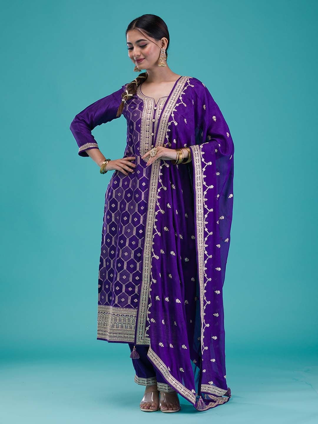 Koskii Women Floral Embroidered Regular Silk Crepe Kurti with Trousers & With Dupatta, Purple
Koskii Women Floral Embroidered Regular Silk Crepe Kurti with Trousers & With Dupatta, Purple