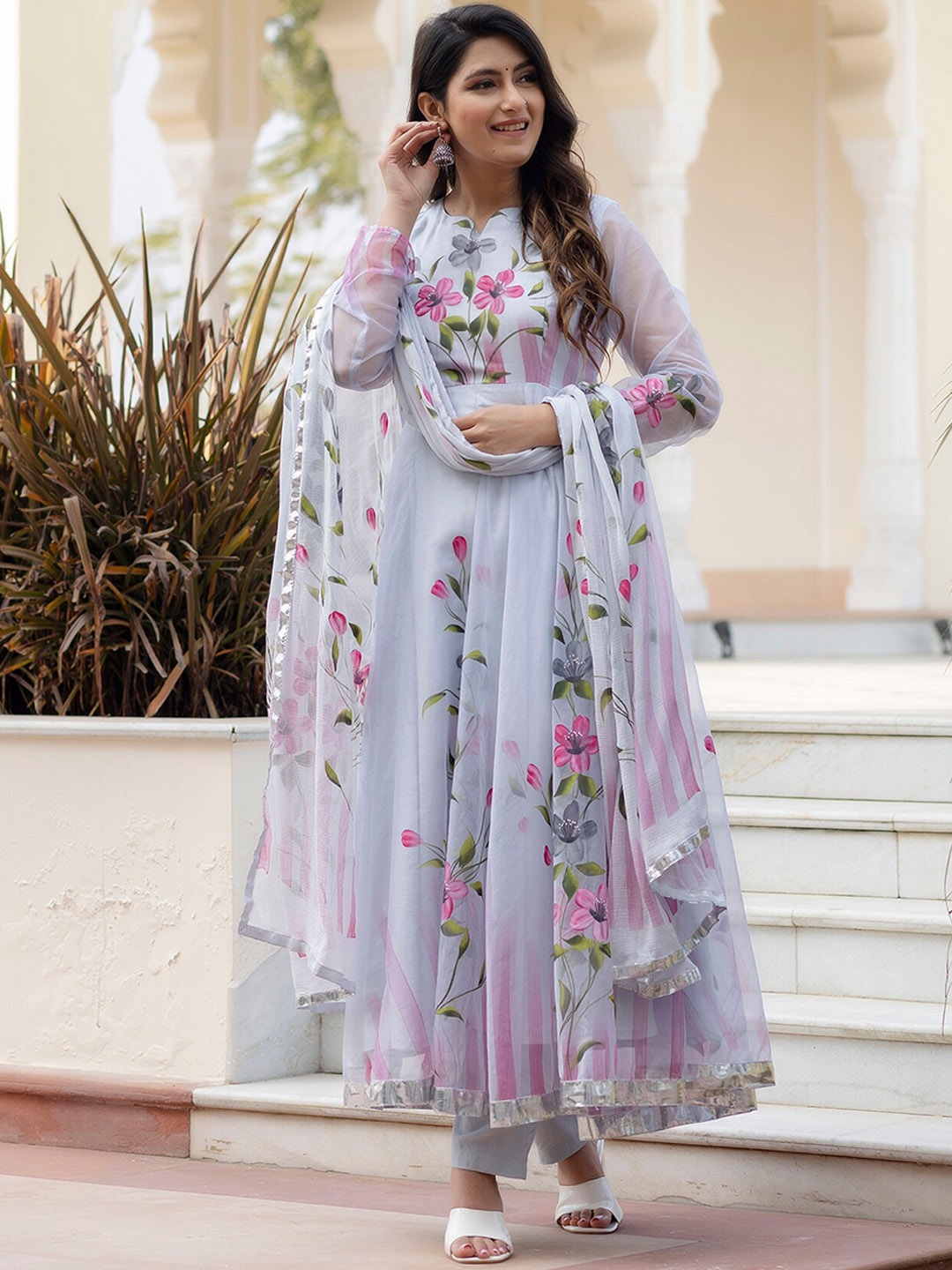 Rangeelo Floral Printed Round Neck Flared Anarkali Kurta With Palazzos & Dupatta, Blue
Rangeelo Floral Printed Round Neck Flared Anarkali Kurta With Palazzos & Dupatta, Blue