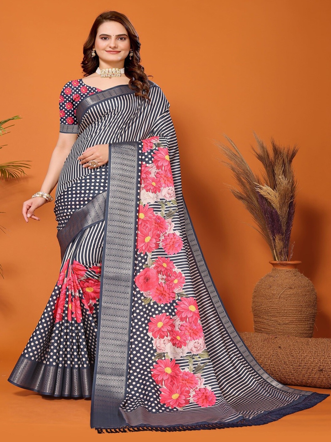 ARYZE Floral Printed Woven Design Zari Saree, Blue