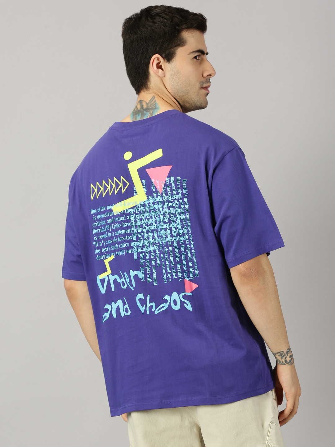 THE HOLLANDER Typography Printed Cotton Drop-Shoulder Sleeves Relaxed Fit T-shirt, Blue
THE HOLLANDER Typography Printed Cotton Drop-Shoulder Sleeves Relaxed Fit T-shirt, Blue
