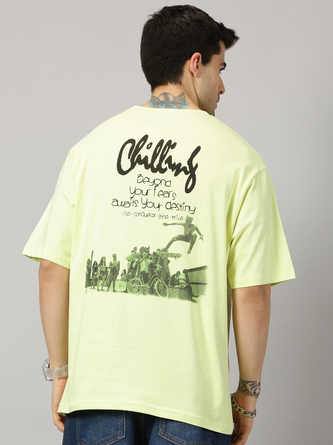 THE HOLLANDER Round Neck Typography Printed Cotton Drop-Shoulder Sleeves Oversized T-shirt, Lime green
THE HOLLANDER Round Neck Typography Printed Cotton Drop-Shoulder Sleeves Oversized T-shirt, Lime green