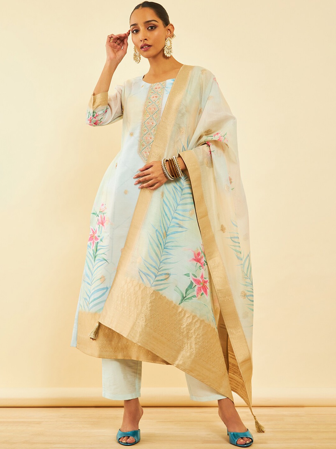 Soch Floral Printed Regular Beads and Stones Chanderi Silk Kurta with Trouser & Dupatta, Blue
Soch Floral Printed Regular Beads and Stones Chanderi Silk Kurta with Trouser & Dupatta, Blue