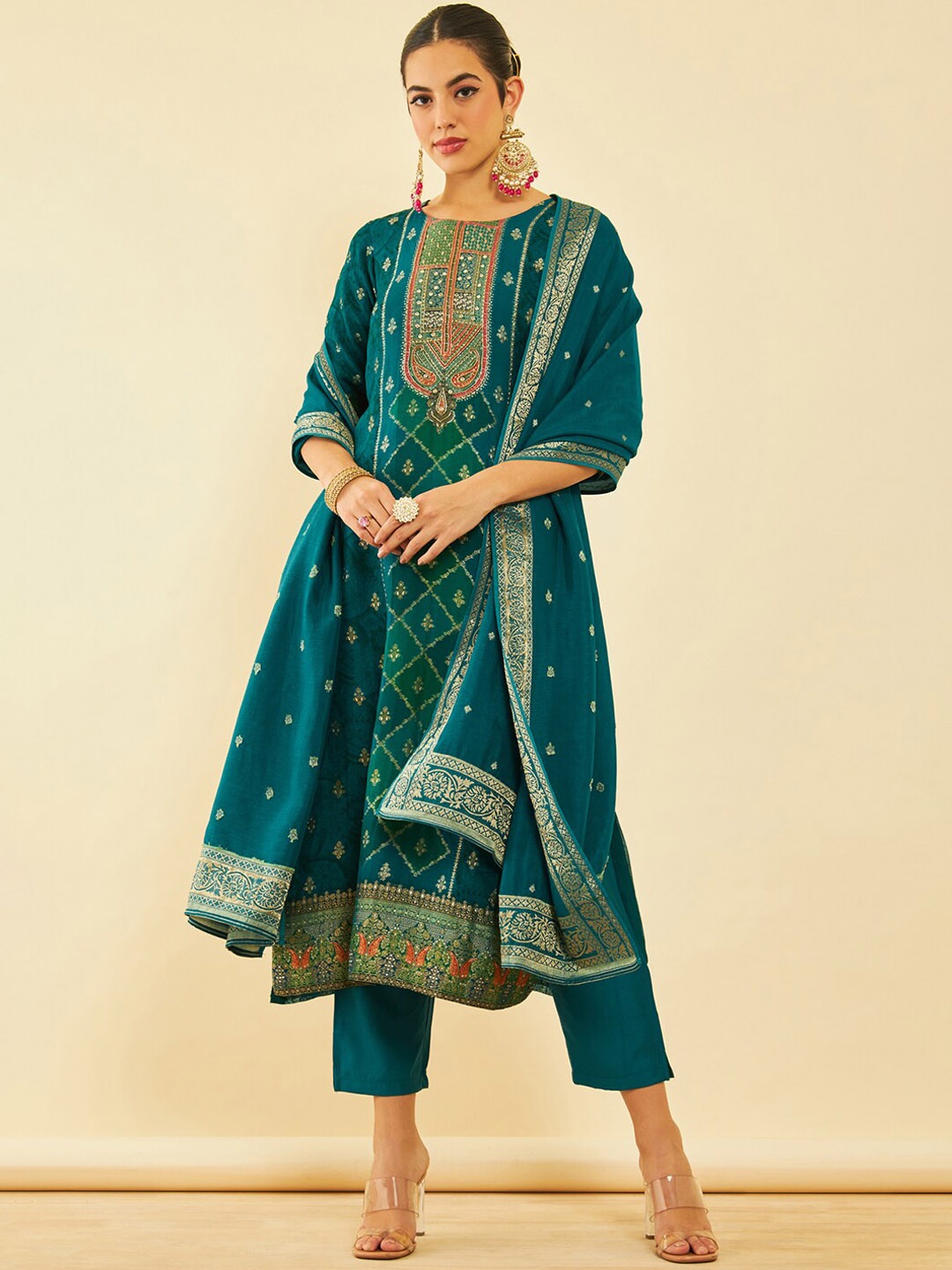 Soch Floral Printed Round Neck Three-Quarter Sleeves Kurta with Trousers & With Dupatta, Green
Soch Floral Printed Round Neck Three-Quarter Sleeves Kurta with Trousers & With Dupatta, Green