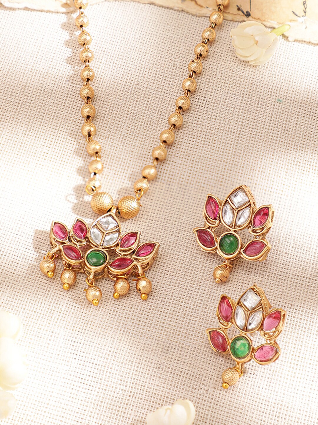 Rubans 22K Gold-Plated Ruby Pink & Emerald Stone Studded Handcrafted Necklace with Earring
Rubans 22K Gold-Plated Ruby Pink & Emerald Stone Studded Handcrafted Necklace with Earring