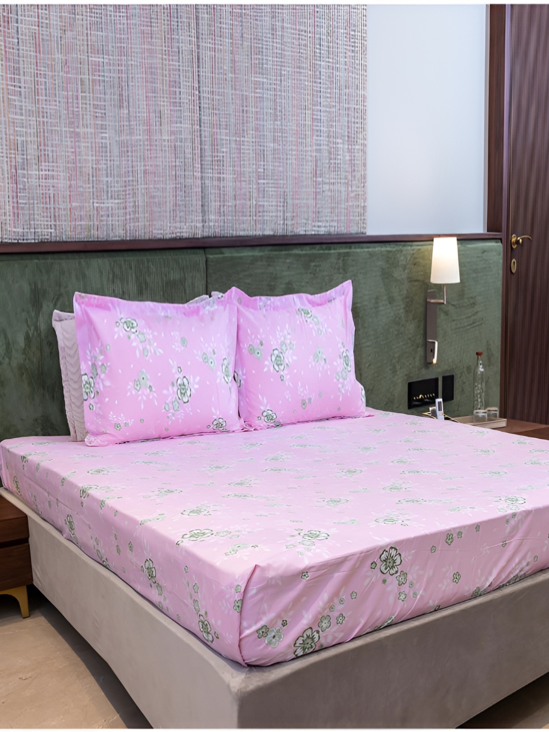 Chann Studio Pink Floral Microfiber 300 TC Fitted King Bedsheet With 2 Pillow Covers
Chann Studio Pink Floral Microfiber 300 TC Fitted King Bedsheet With 2 Pillow Covers