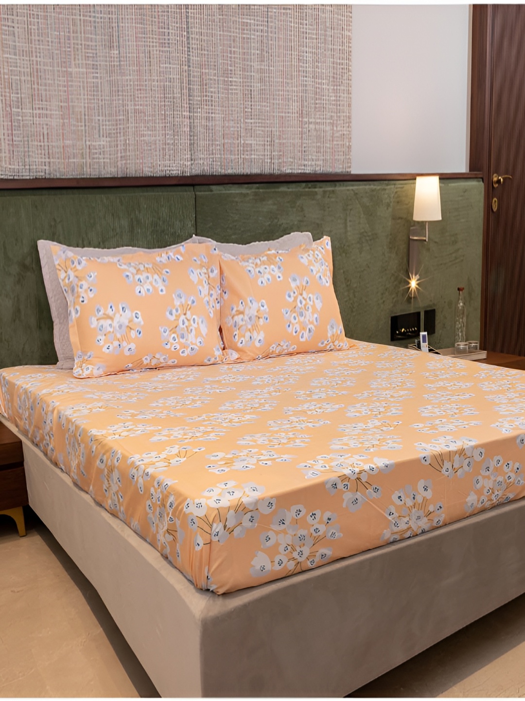 Chann Studio Peach Floral Microfiber 300 TC Fitted King Bedsheet With 2 Pillow Covers
Chann Studio Peach Floral Microfiber 300 TC Fitted King Bedsheet With 2 Pillow Covers