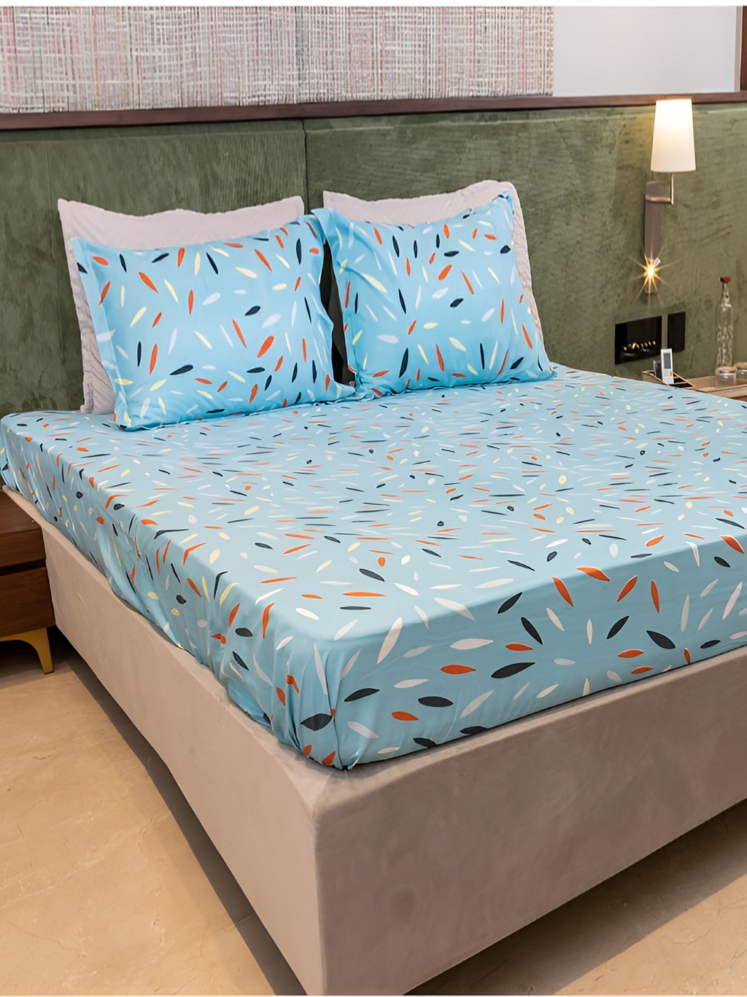 Chann Studio Blue Geometric Microfiber 300 TC Fitted King Bedsheet With 2 Pillow Covers
Chann Studio Blue Geometric Microfiber 300 TC Fitted King Bedsheet With 2 Pillow Covers