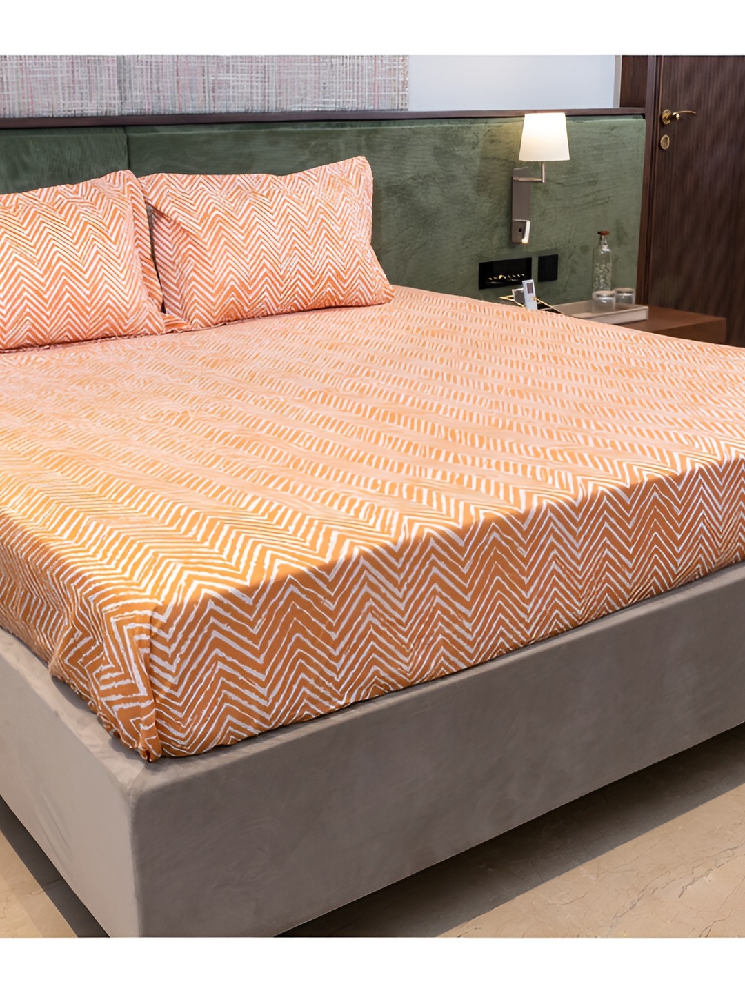 Chann Studio Orange Geometric Microfiber 300 TC Fitted King Bedsheet With 2 Pillow Covers
Chann Studio Orange Geometric Microfiber 300 TC Fitted King Bedsheet With 2 Pillow Covers