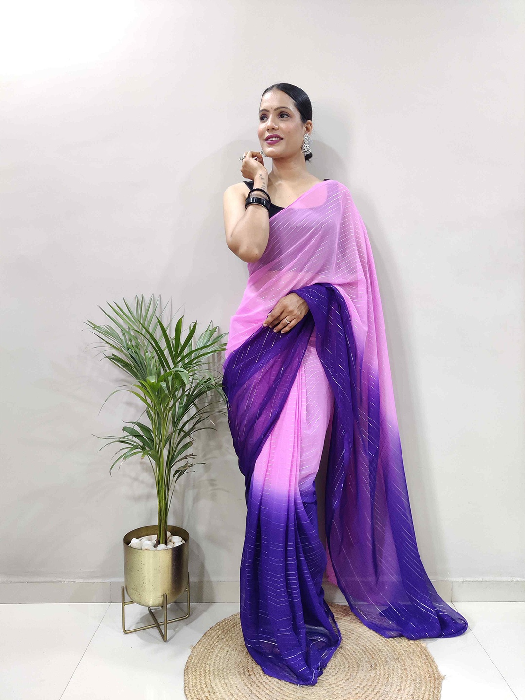 Reeta Fashion Colourblocked Saree, Purple