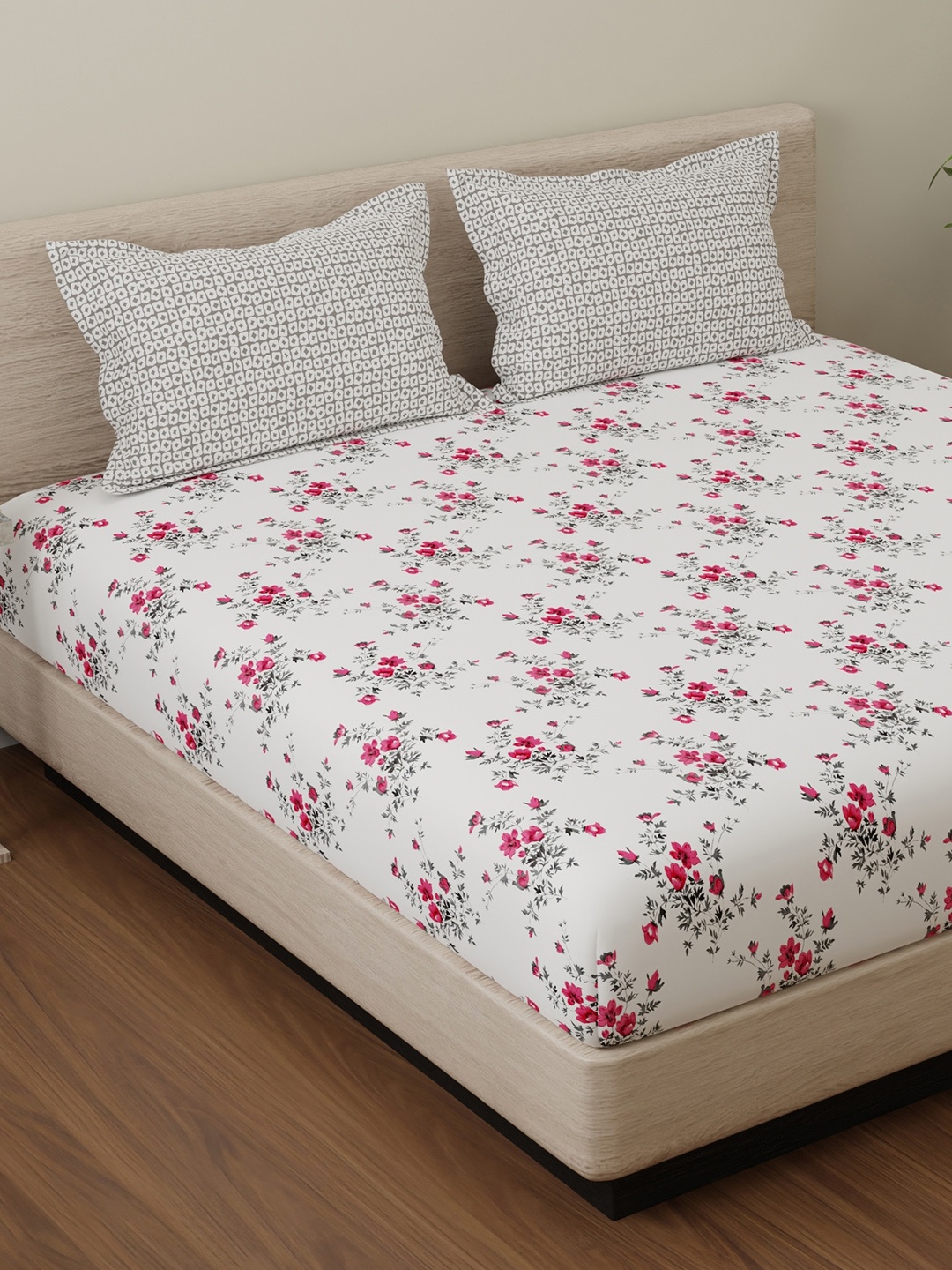 Huesland White & Grey Floral Printed Cotton 144 TC Queen Bedsheet with 2 Pillow Covers
Huesland White & Grey Floral Printed Cotton 144 TC Queen Bedsheet with 2 Pillow Covers