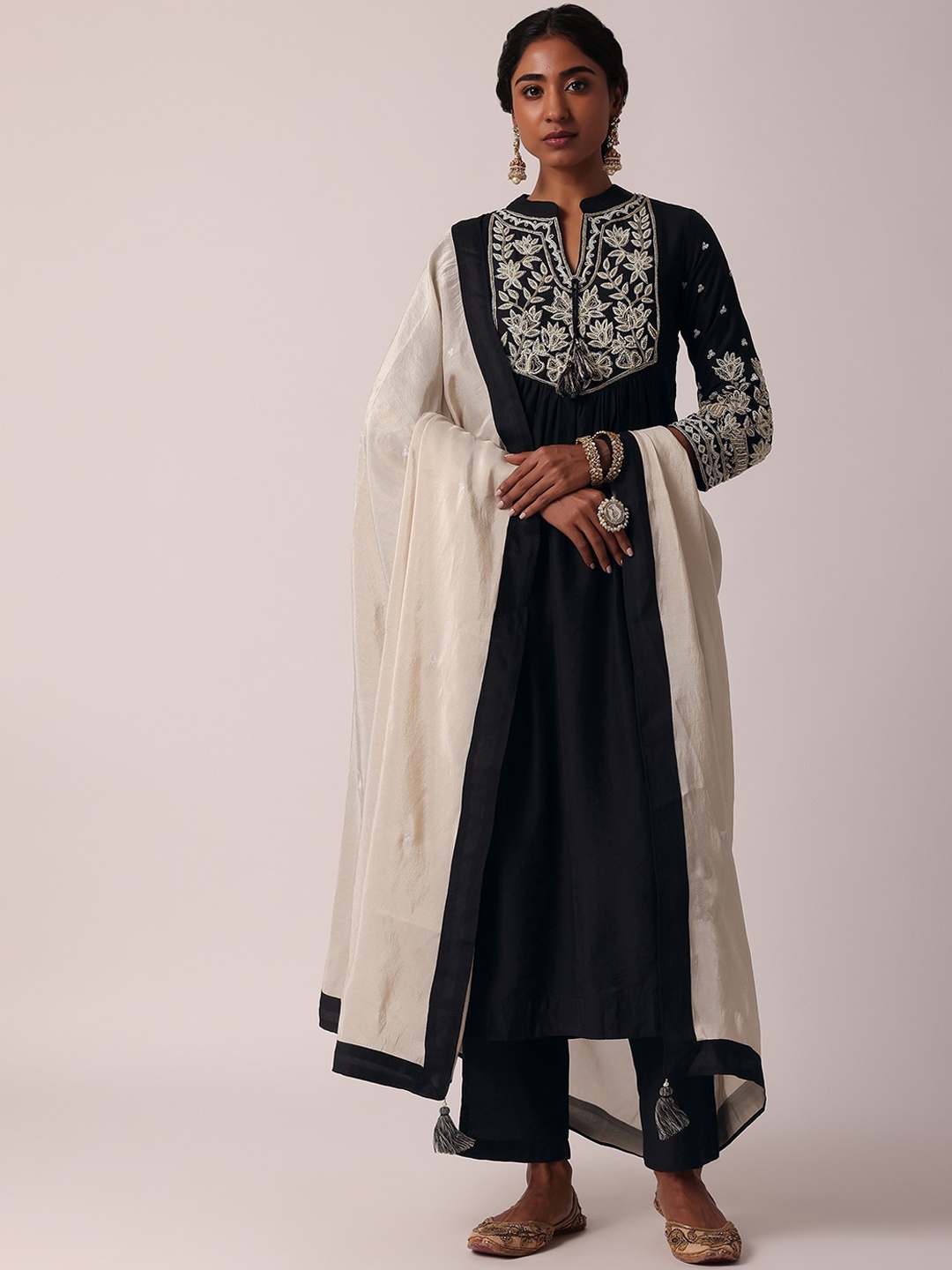 KALKI Fashion Women Ethnic Motifs Embroidered Empire Thread Work Kurta with Trousers & With Dupatta, Black
KALKI Fashion Women Ethnic Motifs Embroidered Empire Thread Work Kurta with Trousers & With Dupatta, Black