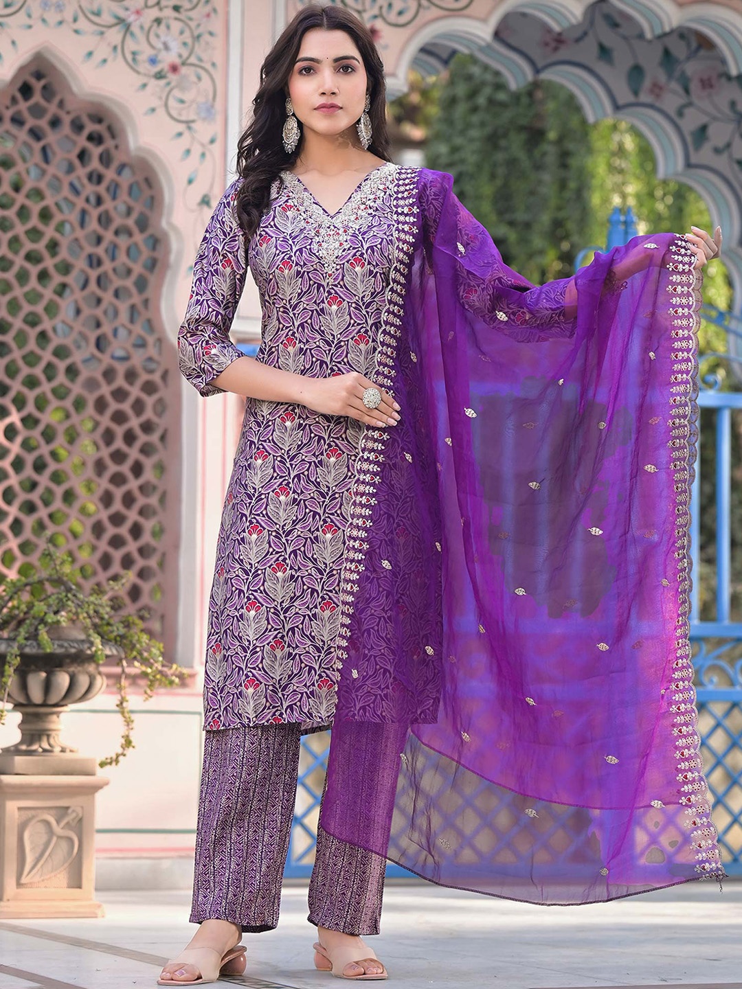 Peachmode Women Floral Printed Regular Thread Work Pure Cotton Kurta with Trousers & With Dupatta, Purple
Peachmode Women Floral Printed Regular Thread Work Pure Cotton Kurta with Trousers & With Dupatta, Purple