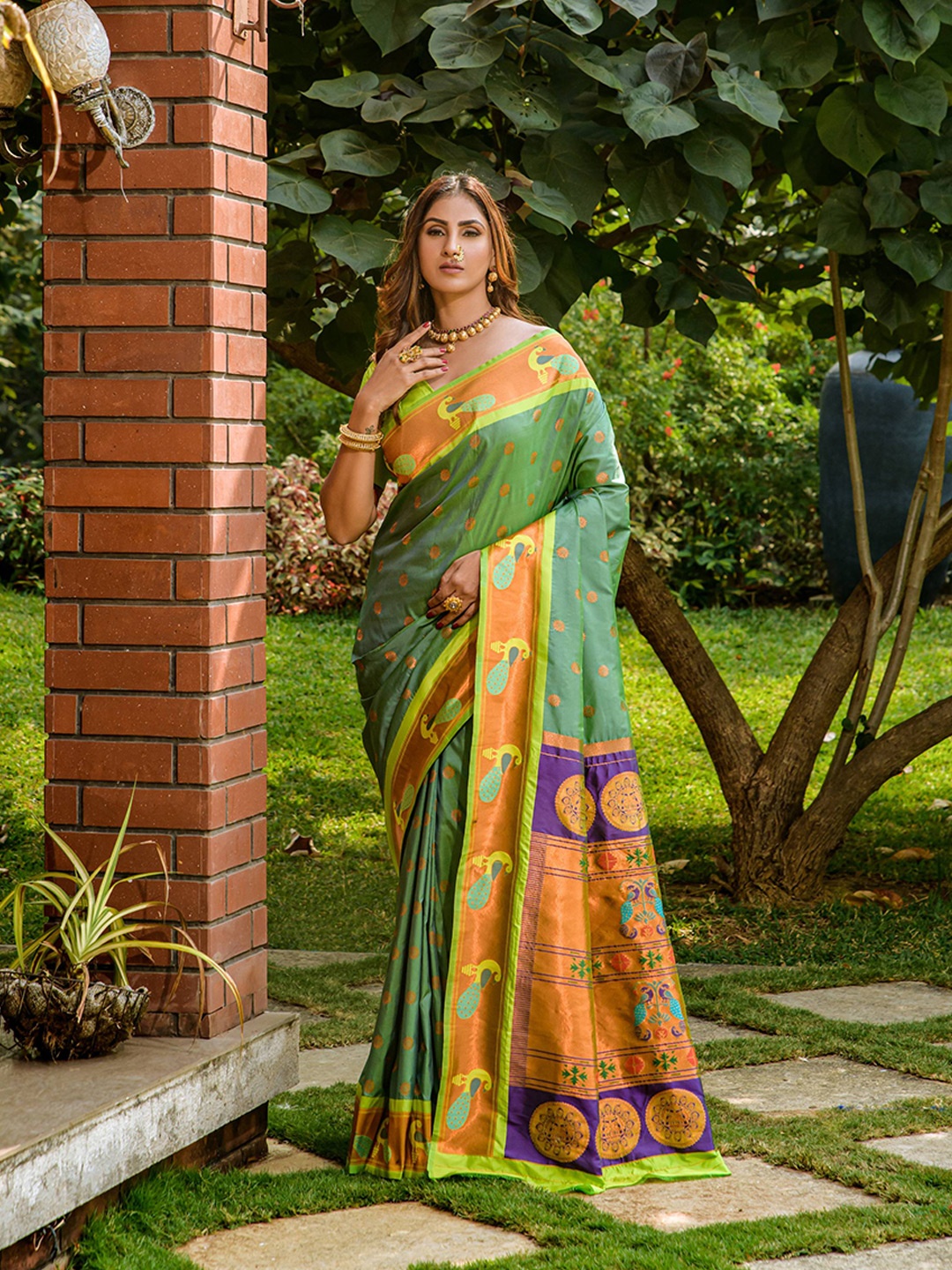 PATIALAPICKS Ethnic Motifs Woven Design Zari Pure Silk Paithani Saree, Green
PATIALAPICKS Ethnic Motifs Woven Design Zari Pure Silk Paithani Saree, Green