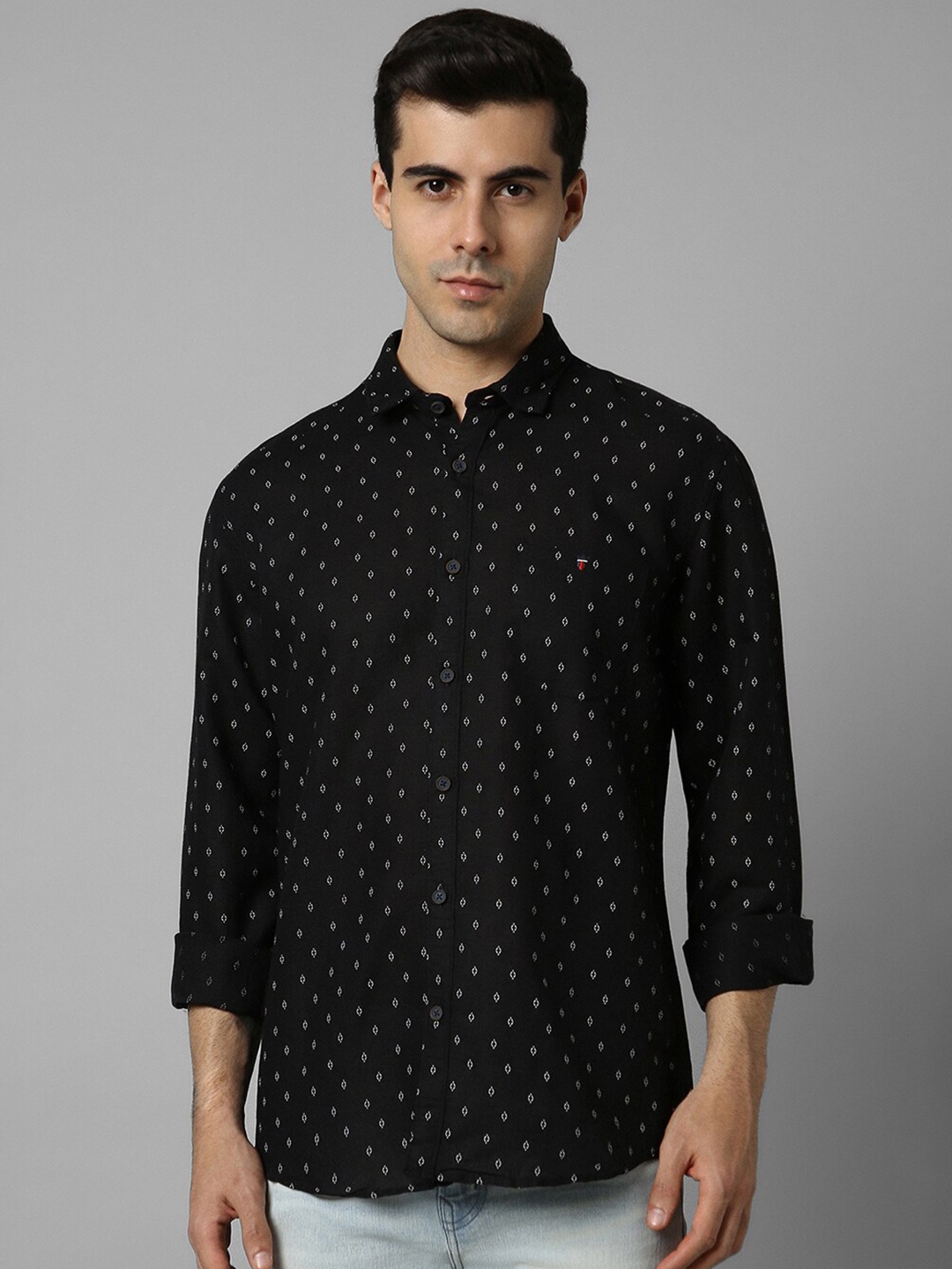 Louis Philippe Jeans Slim Fit Micro Ditsy Printed Band Colla Cotton Casual Shirt, Black
Louis Philippe Jeans Slim Fit Micro Ditsy Printed Band Colla Cotton Casual Shirt, Black
