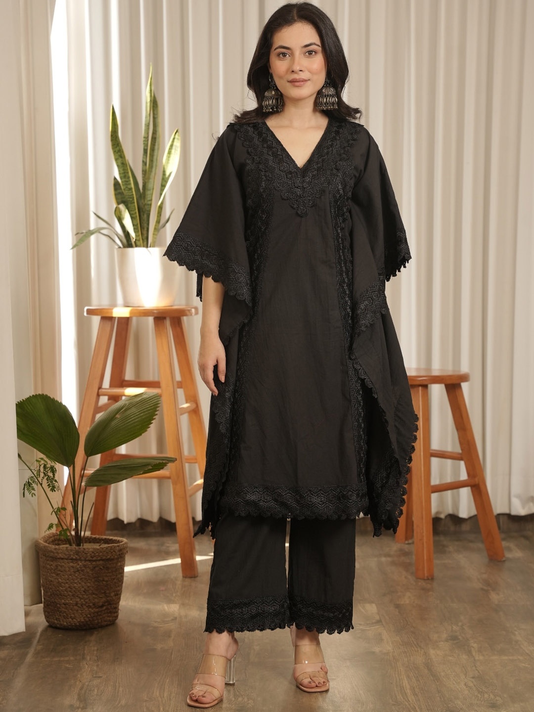 OneWe Kaaya V-Neck Flared Sleeves Pure Cotton Kaftan Kurta & Trousers With Lace Detail, Black
OneWe Kaaya V-Neck Flared Sleeves Pure Cotton Kaftan Kurta & Trousers With Lace Detail, Black